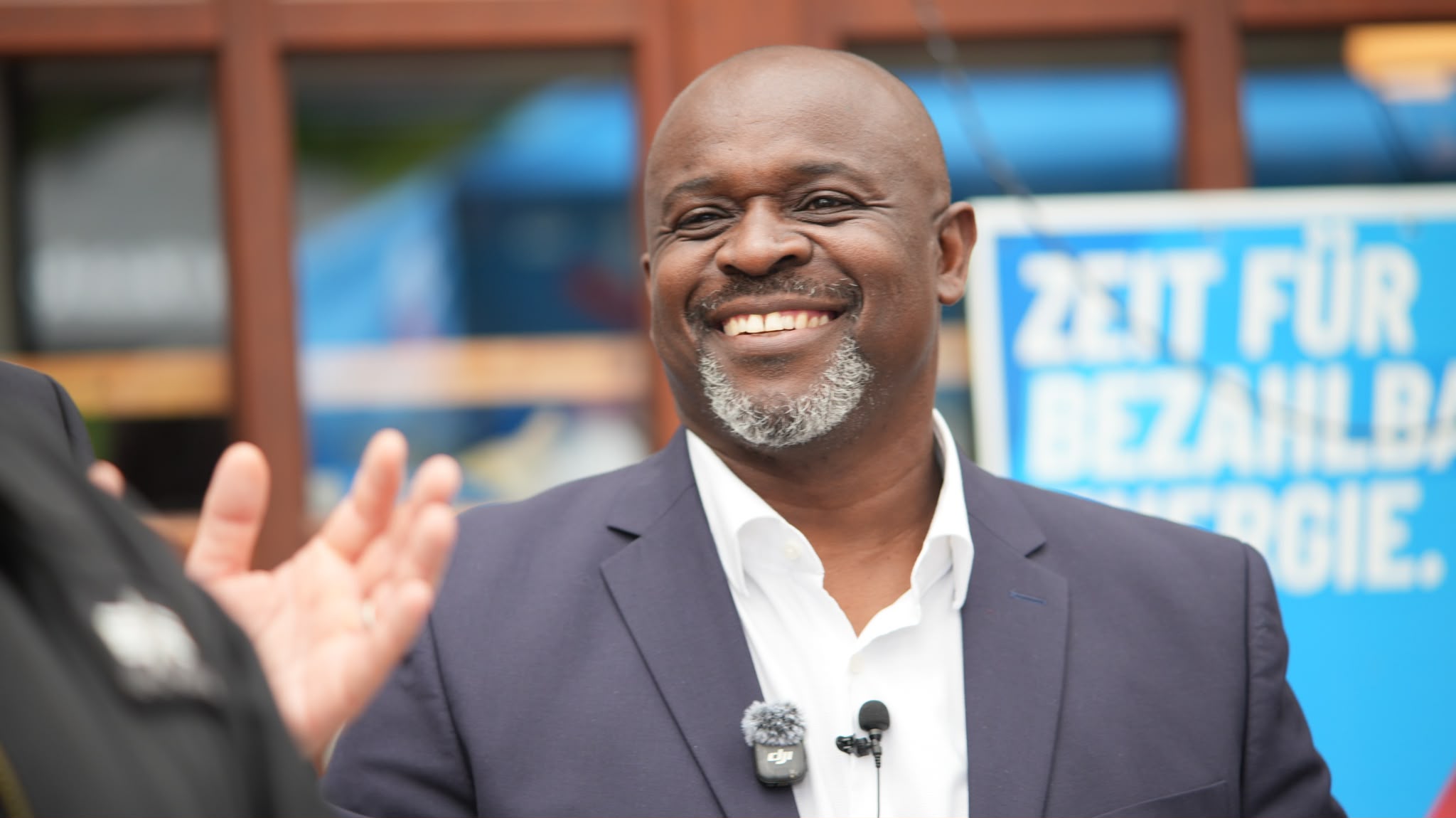 Serge Menga Nsibu bei einem öffentlichen Termin